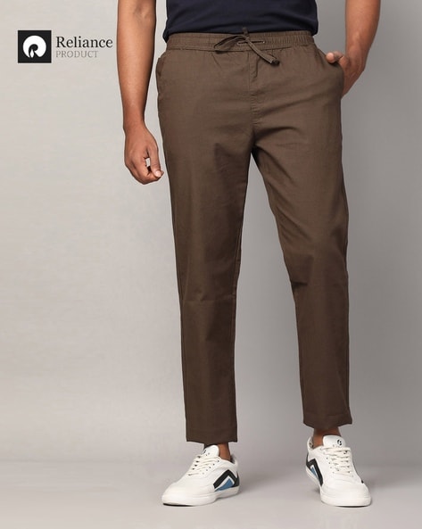 Men Relaxed Fit Flat-Front Trousers