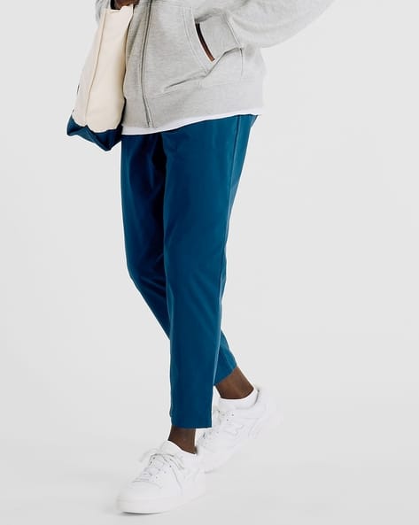 NEW BALANCE Men Straight Fit Flat-Front Chinos