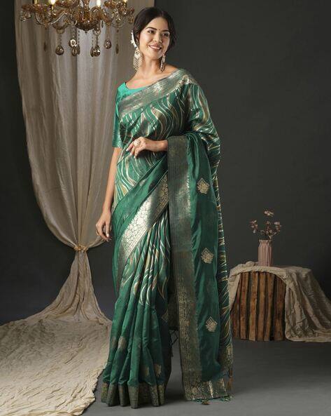 Ri-wah Women Floral Woven Banarasi Saree with Contrast Border