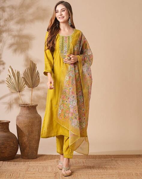 Women Embroidered Straight Kurta Set Price in India