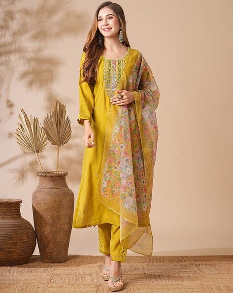 Women Embroidered Straight Kurta Set Price in India