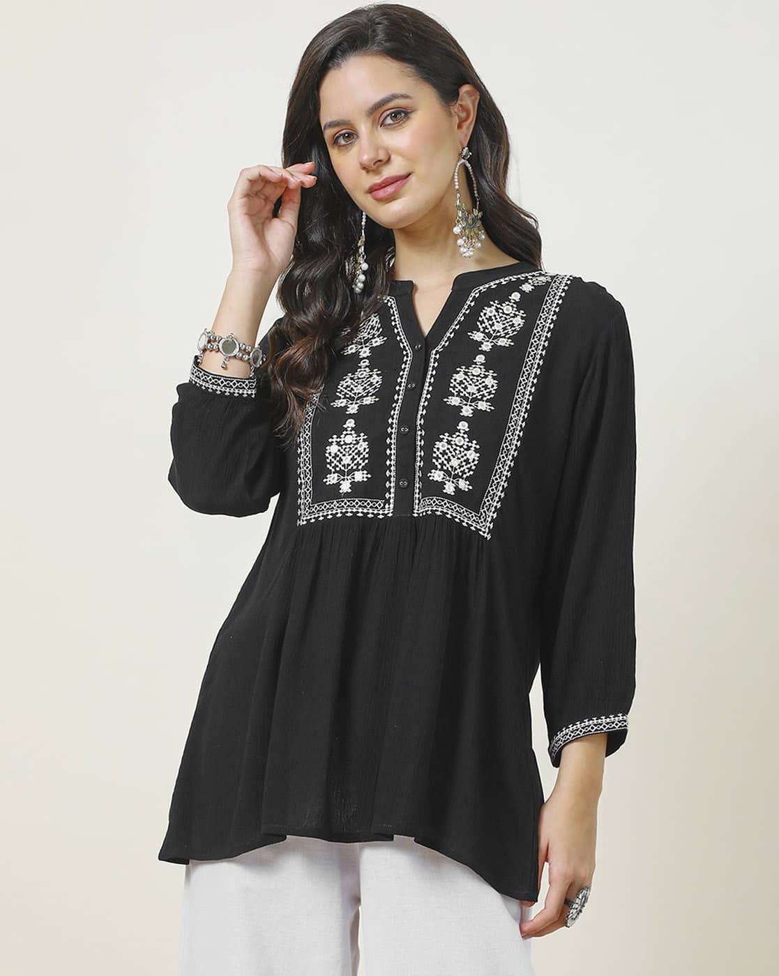 Buy Black Kurtis & Tunics for Women by SOCH Online | Ajio.com