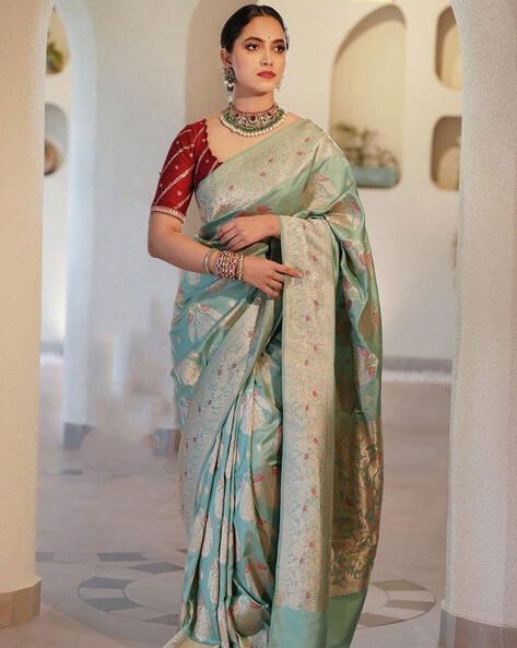 Women Floral Woven Banarasi Saree with Contrast Border