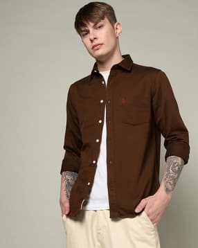 Men Tailored Fit Shirt with Spread Collar