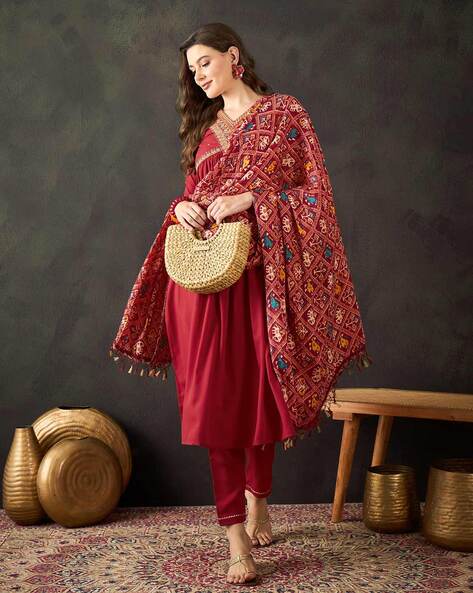 Women Embroidered Straight Kurta Set