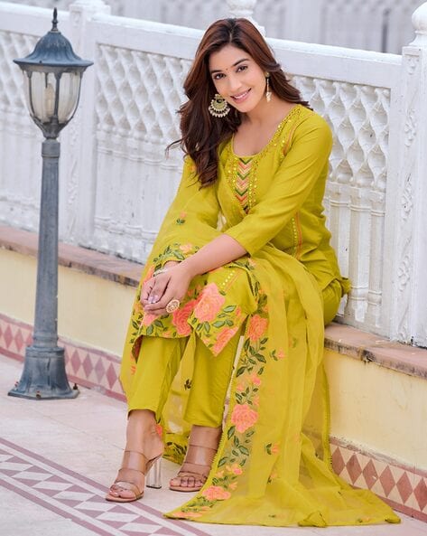 Women Embroidered Straight Kurta Set Price in India