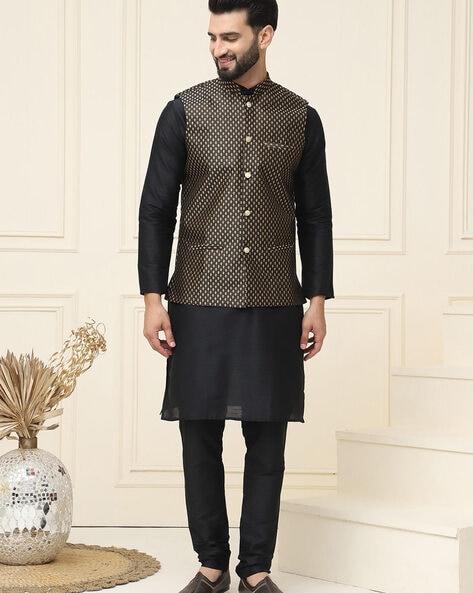 Sojanya Mandarin Collar Kurta Pyjama Set