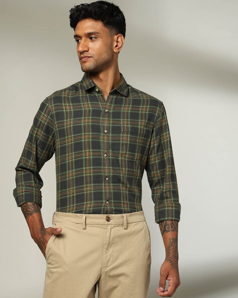 Men Checked Slim Fit Shirt