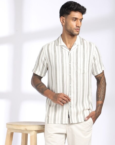 Men Striped Smart Fit Cotton Shirt with Patch Pocket