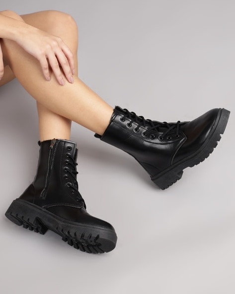 Round toe lace up boots deals