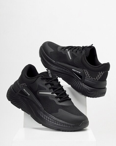 Men Mid-Top Sports Shoes with Lace Fastening