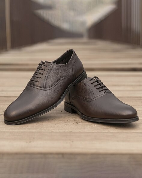 Price History of RED TAPE Men Round Toe Oxford Shoes with Lace Fastening