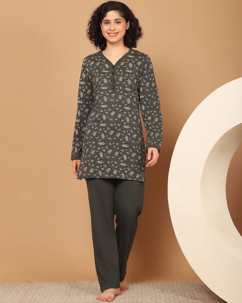 Kanvin Self-design Nightwear Set