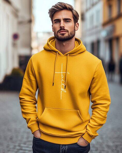 Men Typographic Print Regular Fit Hooded Sweatshirt
