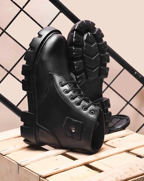 Women Ankle-Length Boots with Lace Fastening