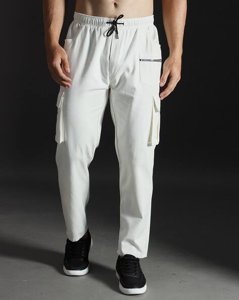 Buy SPROUTED Men Relaxed Fit Cargo Pants Online | Ajio.com