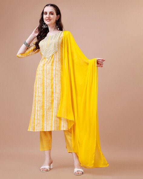 Women Embroidered Straight Kurta Set Price in India