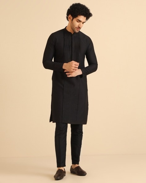 Kisah Men Solid Pleated Kurta