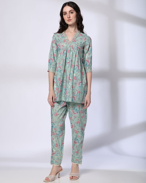 Women Floral Print Flared Kurta & Pants Set