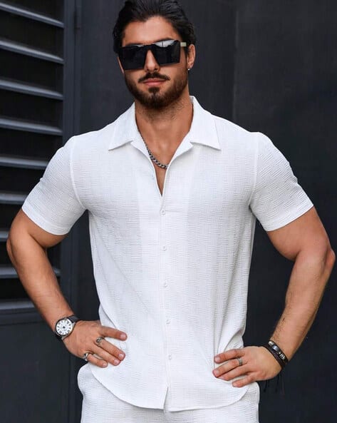 WUXI Men Loose Fit Cuban-Collar Shirt