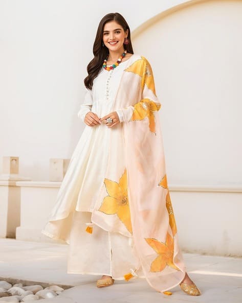 Ishin Women Kurta Set