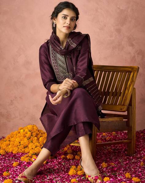 Women Embellished Straight Kurta Set Price in India