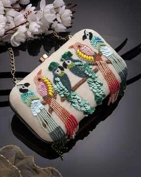 Anekaant Women Embellished Clutch