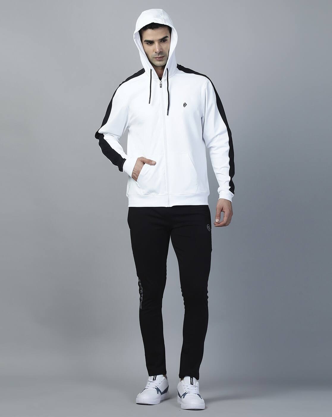 Buy XLERATE Men Colourblock Regular Fit Z Online | Ajio.com
