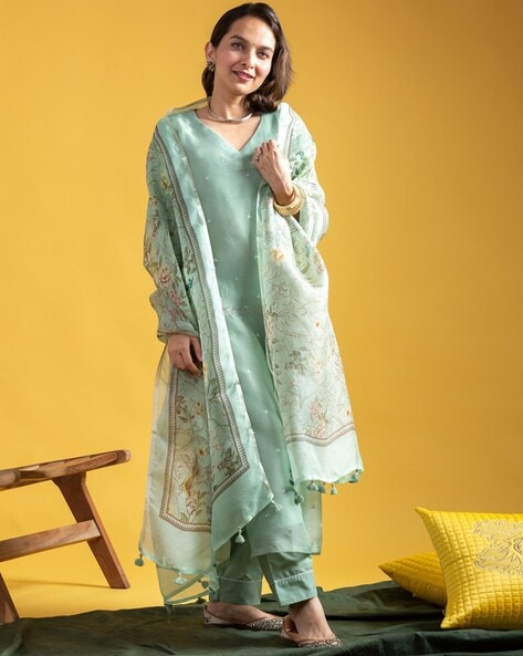 Women Embellished & Embroidery Straight Kurta Set