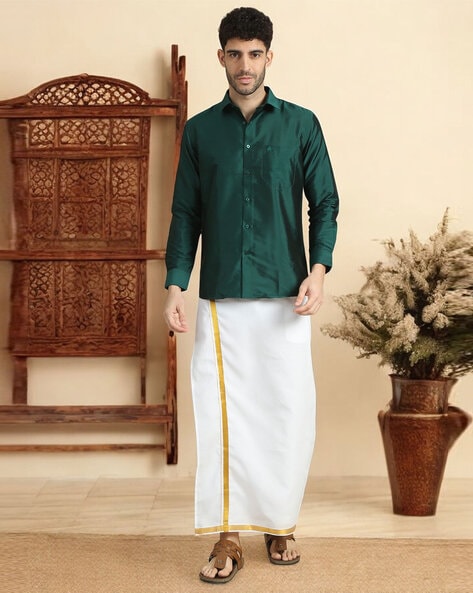 Men Solid Slim Fit Shirt