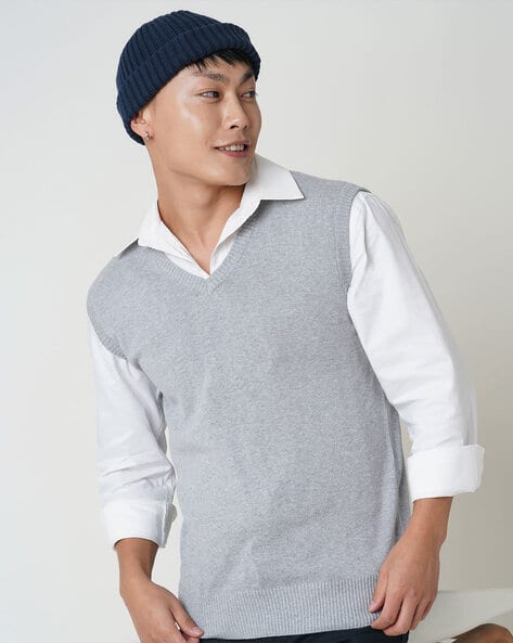GLOBUS Men Regular Fit Cotton V-Neck Pullover