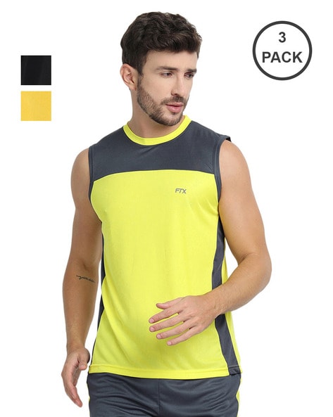 Pack of 3 Men Colourblock Regular Fit T-Shirts