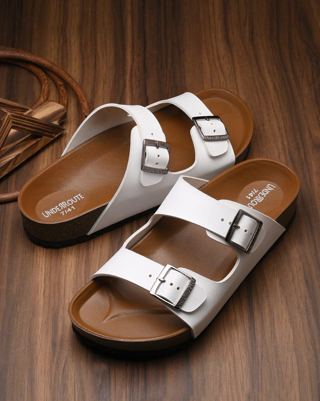 -1117Wx1400H-467337467-white-