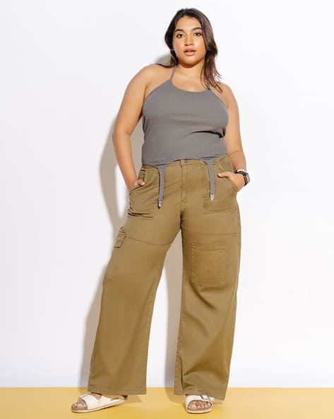 Women Plus Size Straight Fit High-Rise Clean Look Cargo Jeans