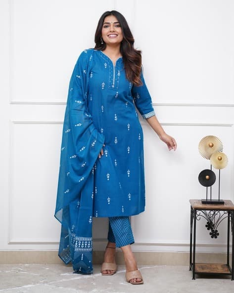 84% OFF on Women Floral Print Straight Kurta with Pants & Dupatta 84% OFF on Women Floral Print Straight Kurta with Pants & Dupatta