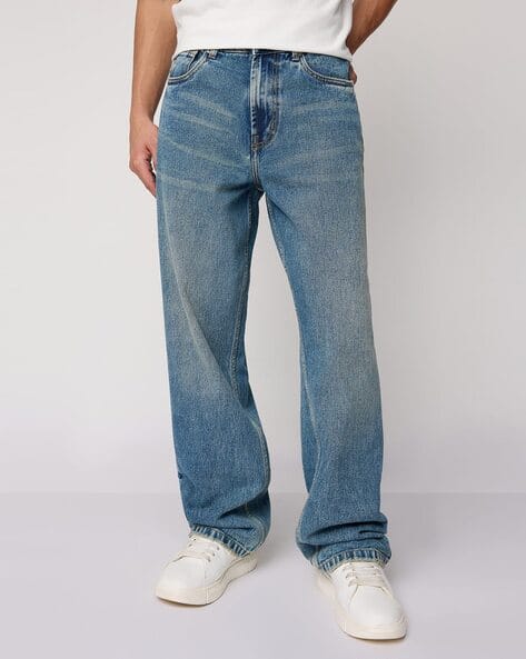 Men Solid Light Fade Straight Fit High-Rise Mid-Rise Washed Jeans