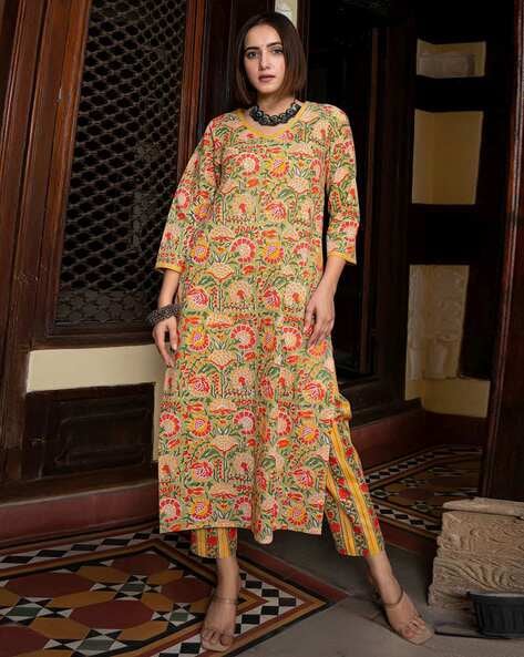 Women Floral Print Straight Kurta with Pants & Dupatta