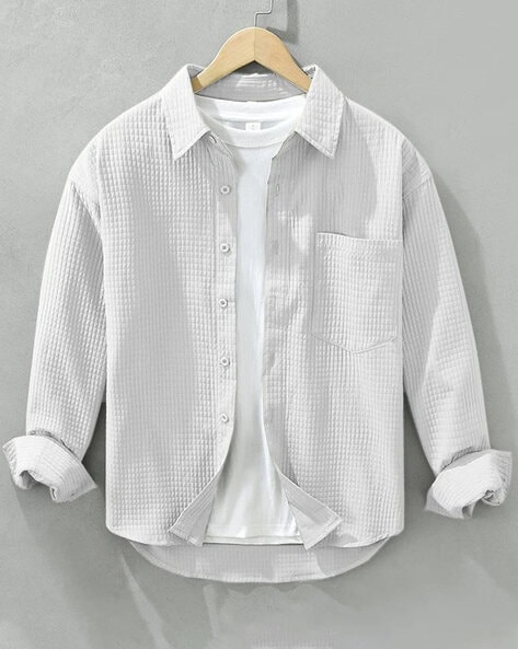 Men Boxy Fit Shirt with Spread-Collar