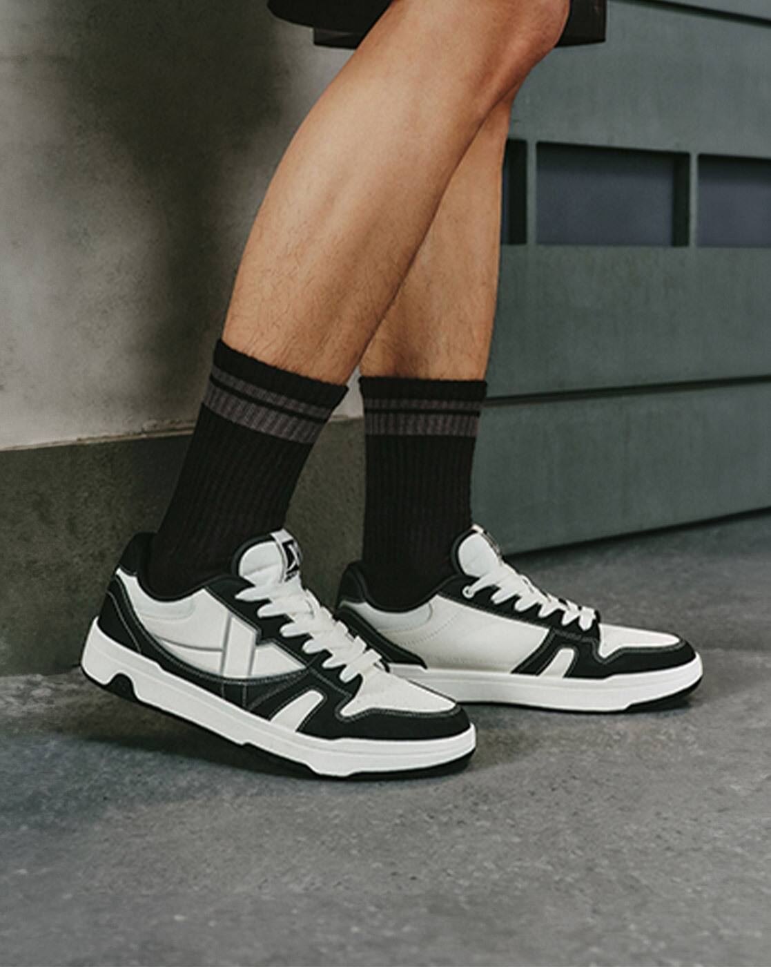-1117Wx1400H-700665504-white-