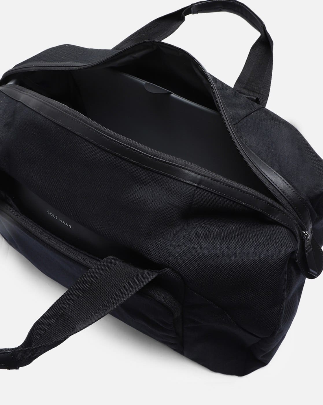 4way Bag／Hypalon black Buy Cole Haan Men Outpace Duffle Bag | Black Color Men | AJIO LUXE