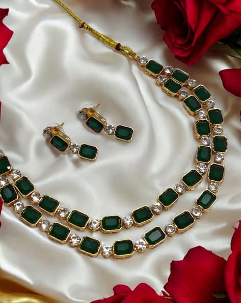 Oomph Women Necklace Earings Set