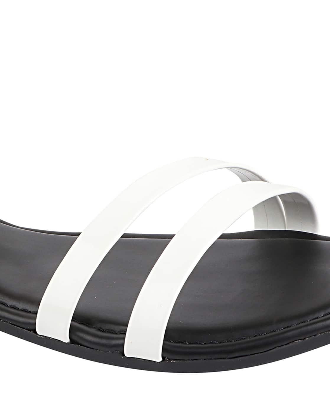 Flat Sandal with Patent leather Upper