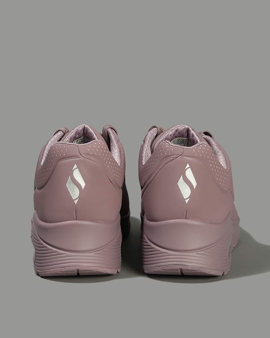 Women Uno-Stand On Air Lace-Up Shoes