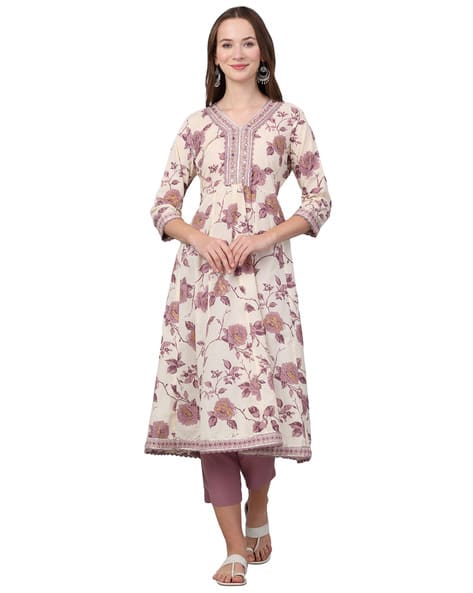 Cantabil Woman Floral Flared Kurta Set