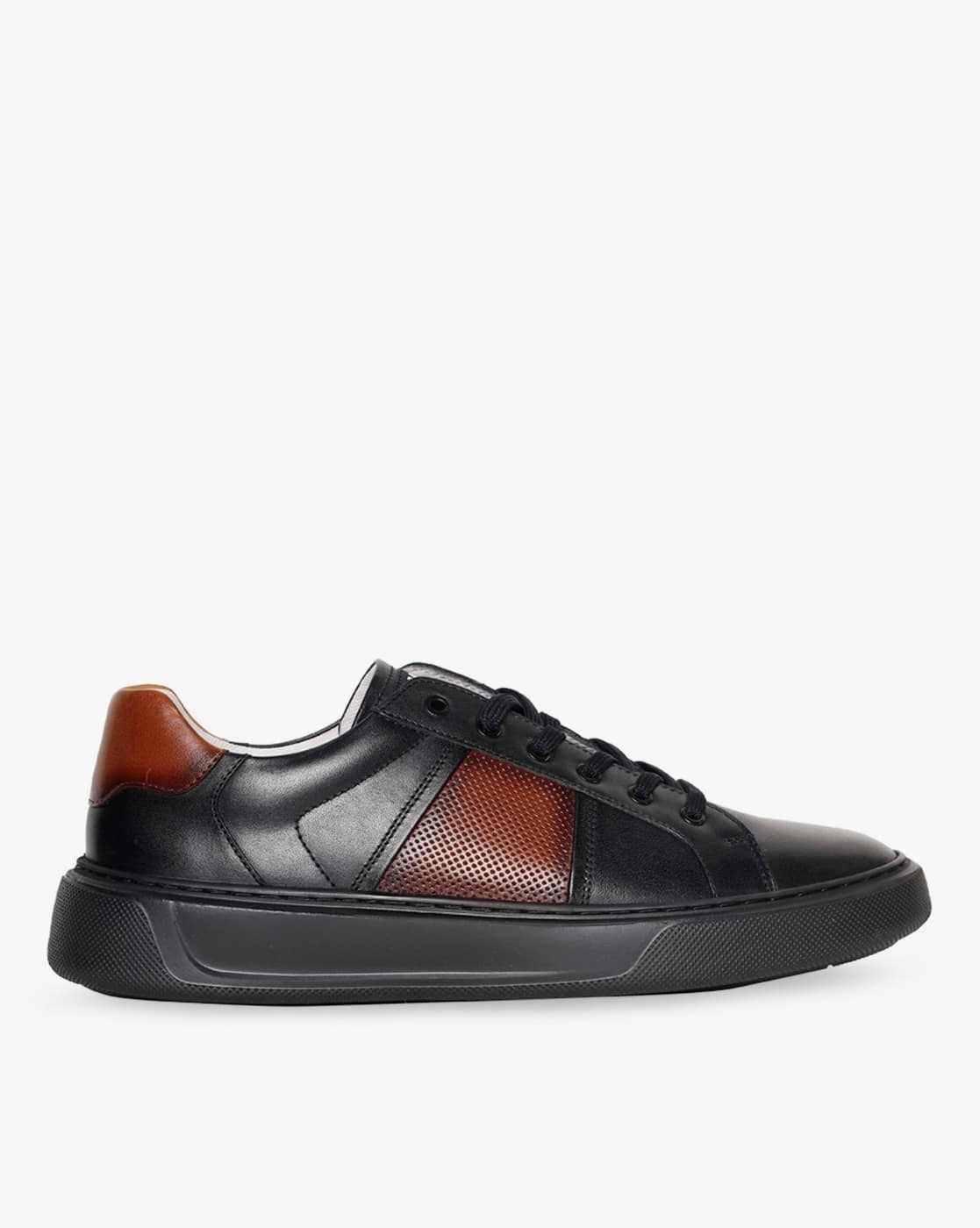 SM-1632 Lace-Up Sneakers