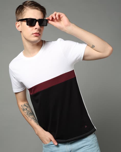 UNITED COLORS OF BENETTON Men Colourblock Regular Fit Crew-Neck T-Shirt