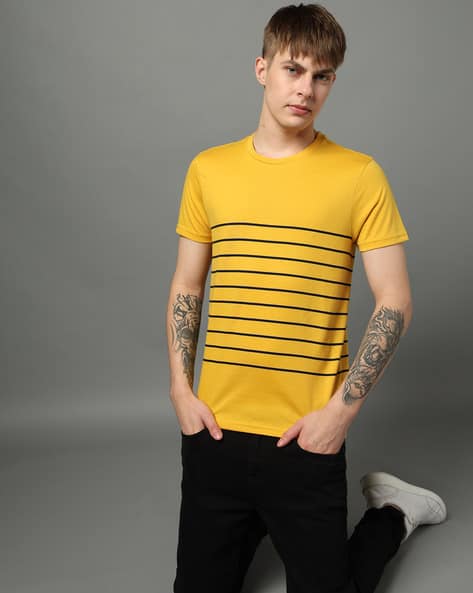 UNITED COLORS OF BENETTON Men Striped Regular Fit Crew-Neck T-Shirt