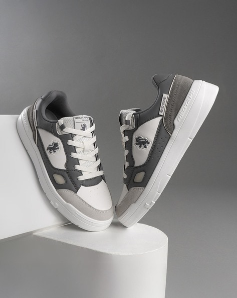 Men Round-Toe Lace-Up Sneakers 
