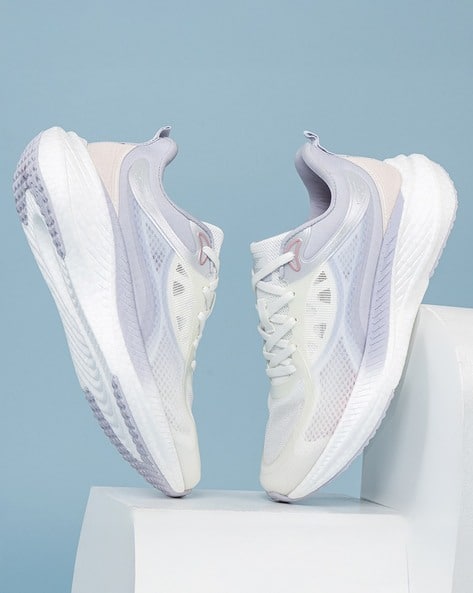 Round-Toe Sports Shoes with Lace Fastening