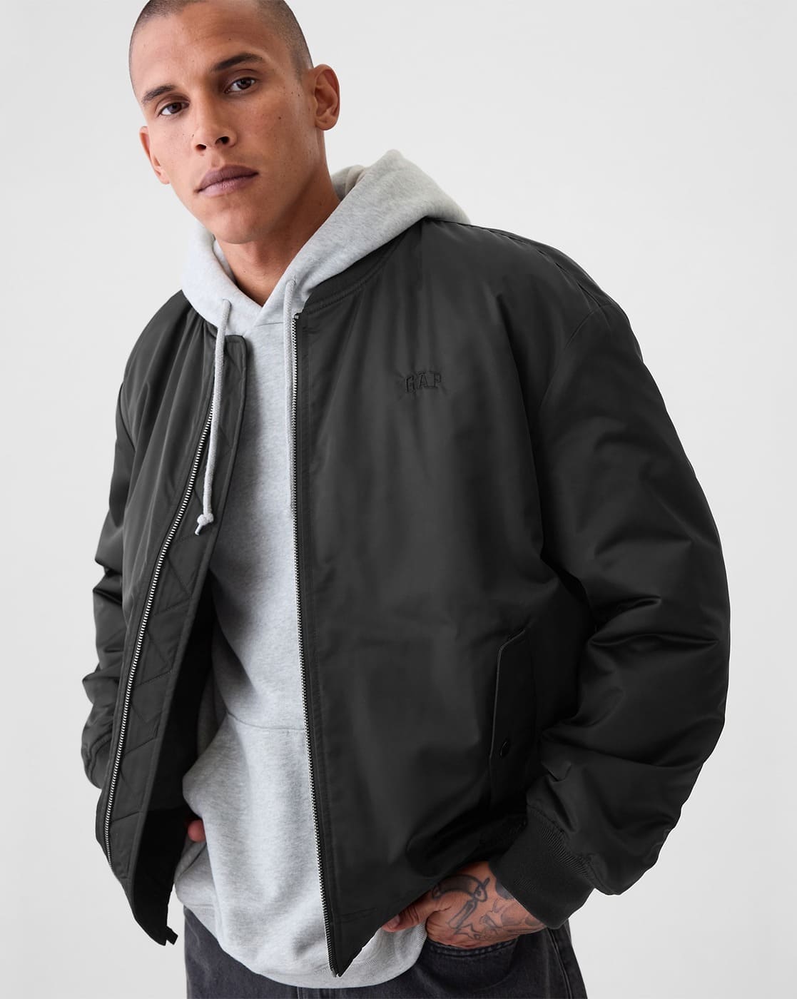 Buy GAP Men Regular Fit Zip-Front Bom Online | Ajio.com